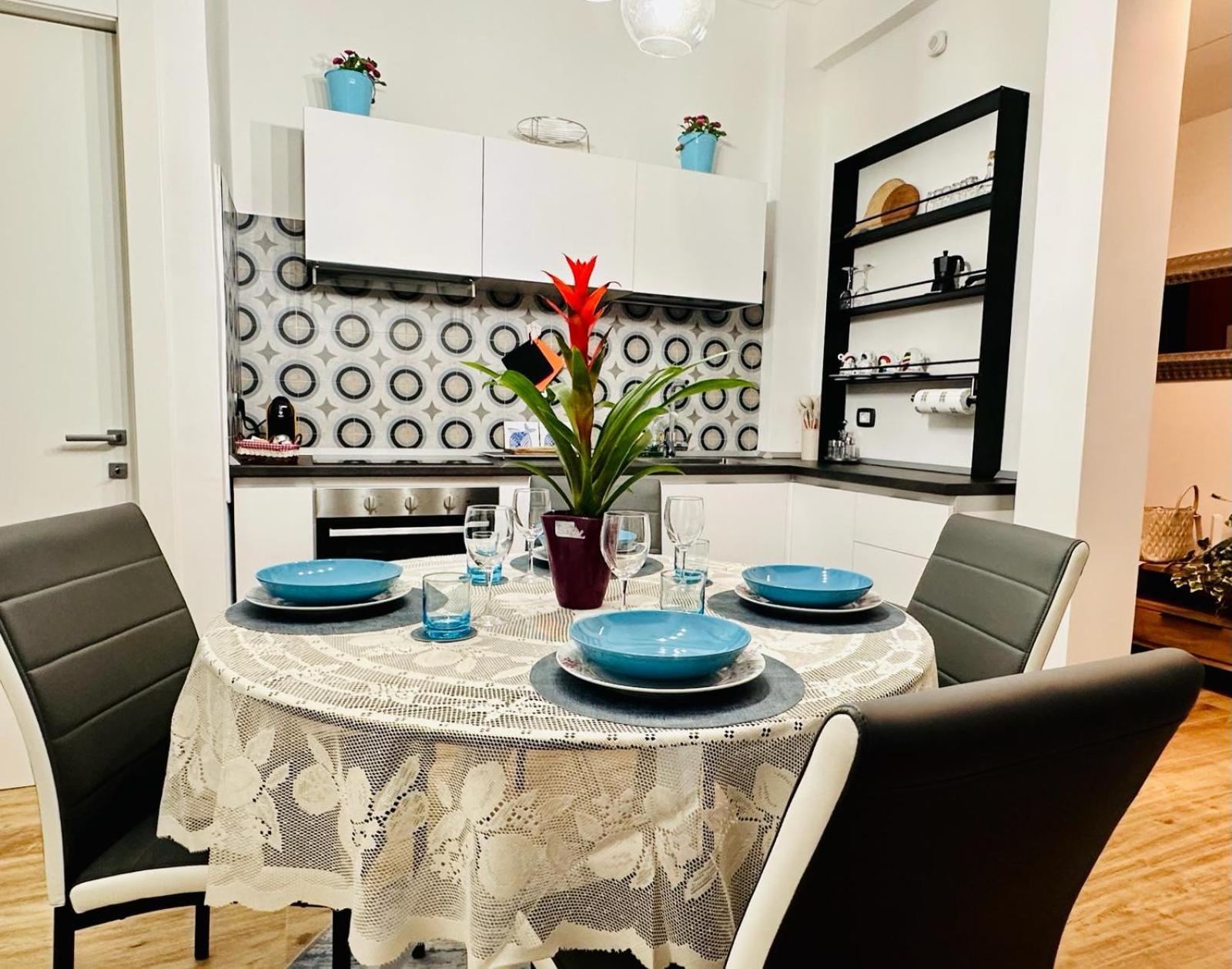 شقة Lombardo'S Family - Free Private Parking 700M From The Station! لا سبيتسْيا المظهر الخارجي الصورة